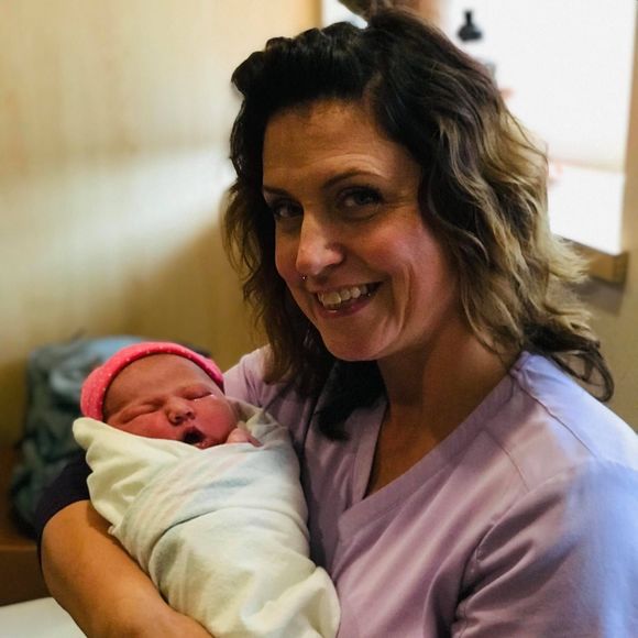 Meet your Posher, Danielle - Picture 1 of 1